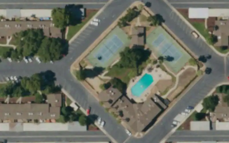 Crystal Tree Apts photo 2