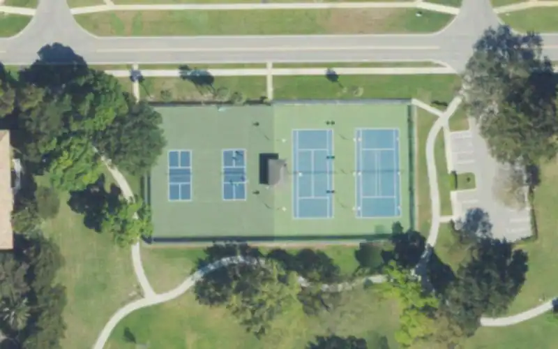 10386 180th Pl S Tennis & Pickleball Courts photo 2