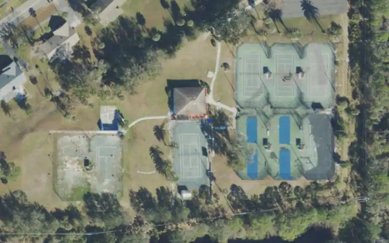 Community Tennis Center at Pelican Bay photo 2