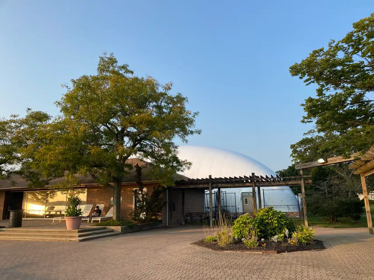 The Club at Great Neck Estates photo 2