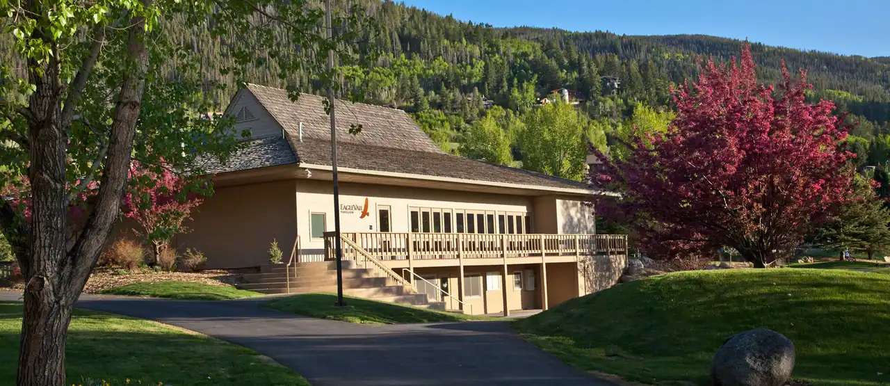 Eagle Vail Courts photo 2