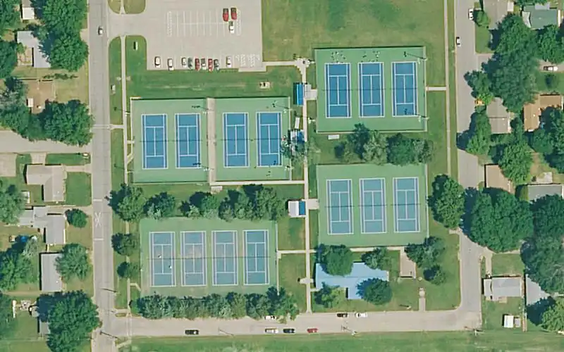 T. H. Vaughan Tennis Center photo 2