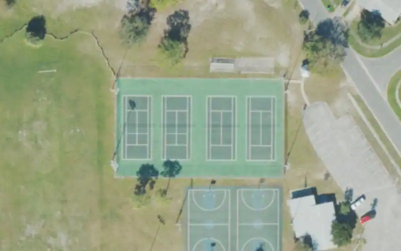 Veterans Memorial Park Tennis Courts photo 2