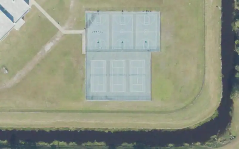 Carver Middle School Tennis Courts photo 2