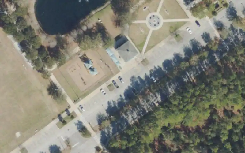 Veterans Park photo 2