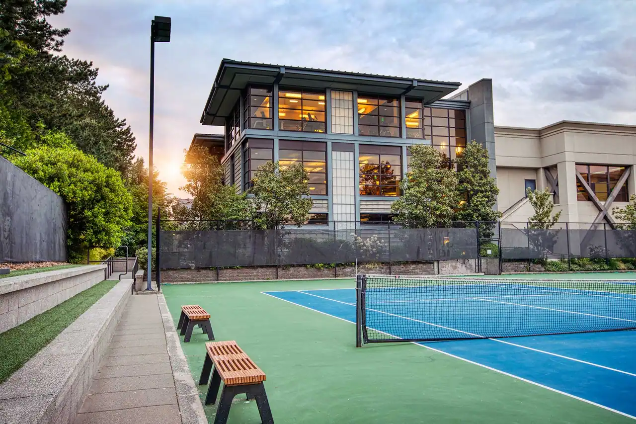 Bellevue Club photo 2