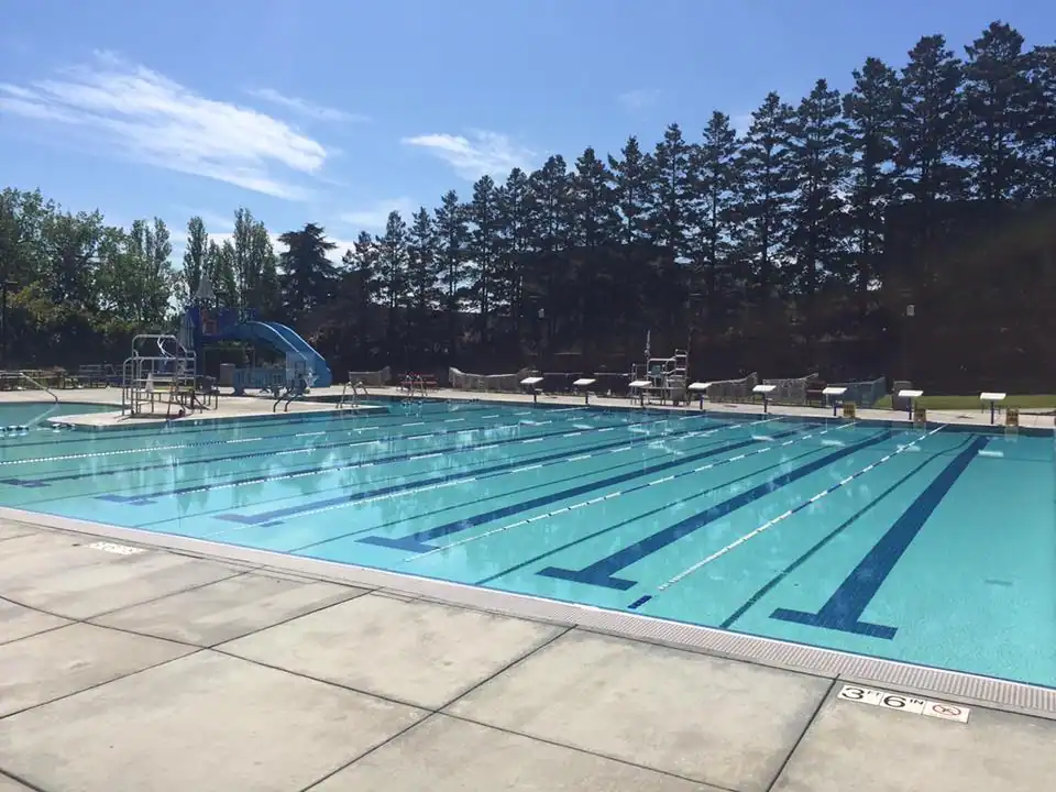 View Ridge Swim and Tennis Club photo 2