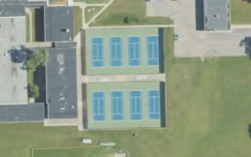 Lee M Thurston High School photo 2
