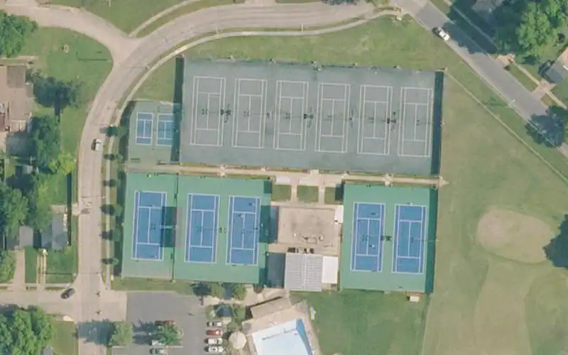 Querbes Tennis Center SPAR photo 3