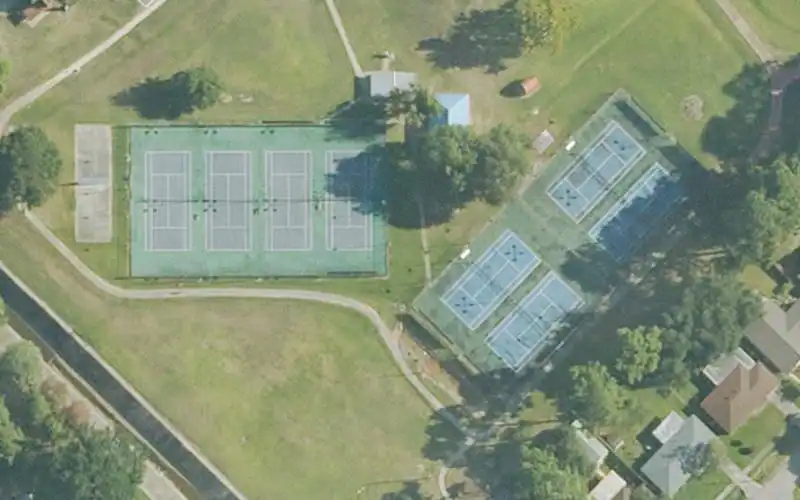 Thomas Park Recreation Center photo 3