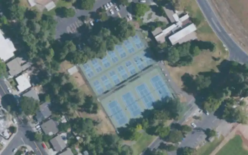 Willow Pass Courts photo 2