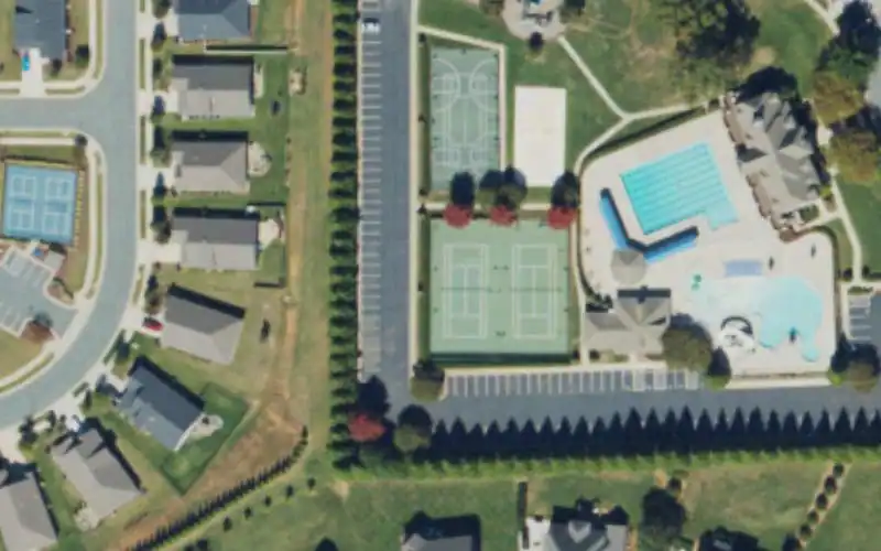 Mackintosh on The Lake Pickleball Court photo 2