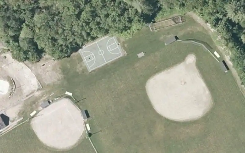 Meredith Tennis Courts - Upper Prescott Park photo 2