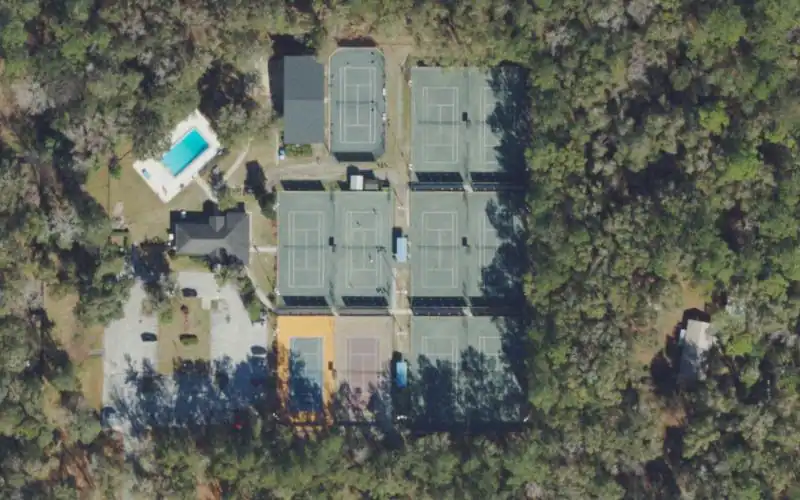 D B Racquet Club photo 2