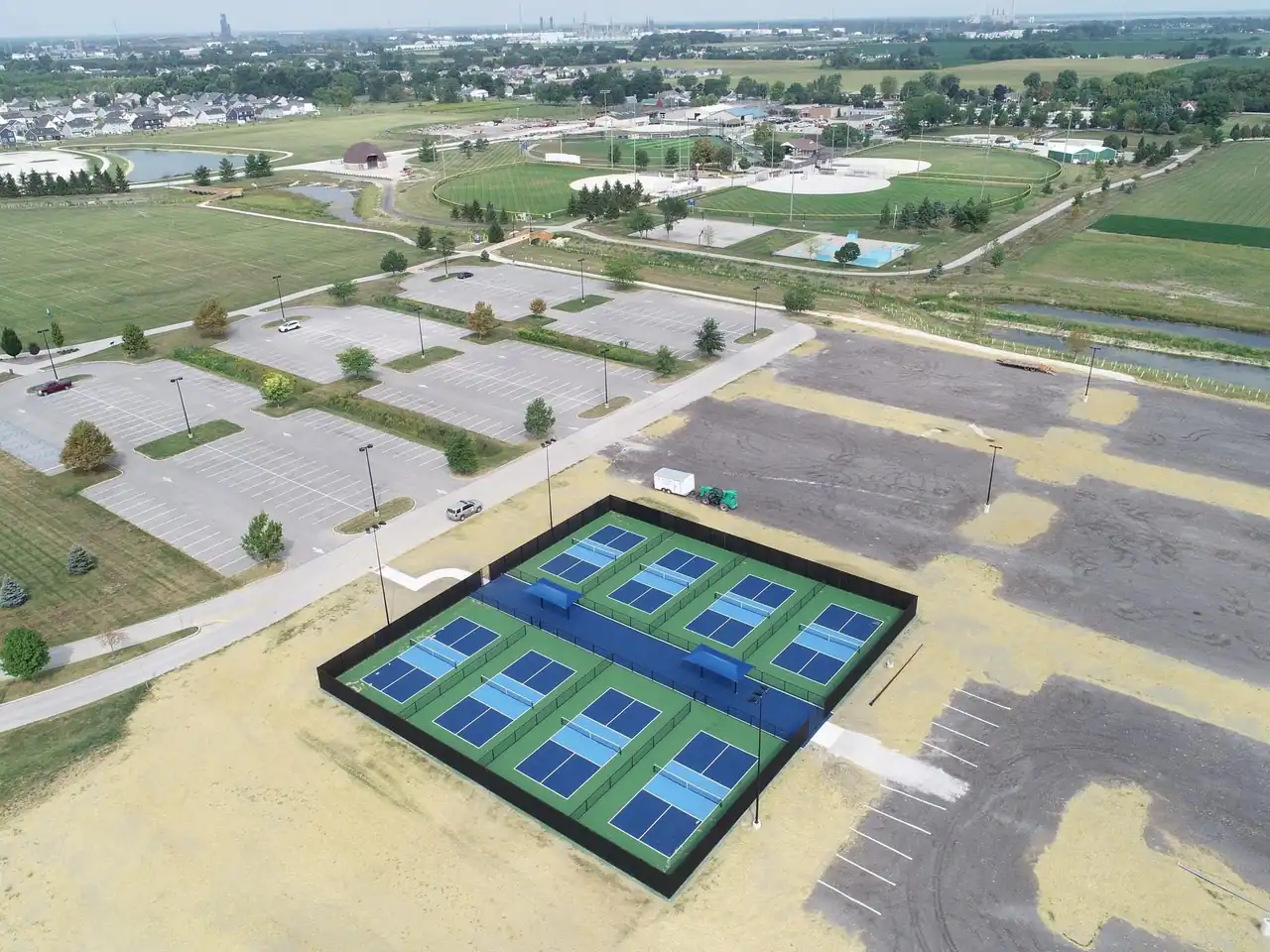 Donald Z. Petroff pickleball courts photo 4