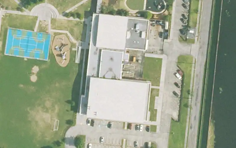 Gernon Brown Recreation Center photo 2