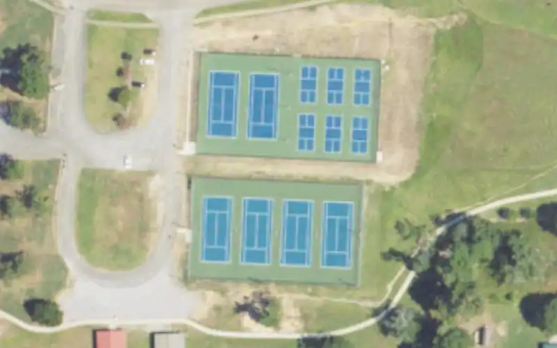 Cantre city tennis courts photo 2