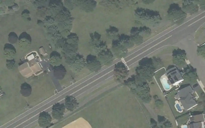 Equestrian Drive Tennis Courts photo 2