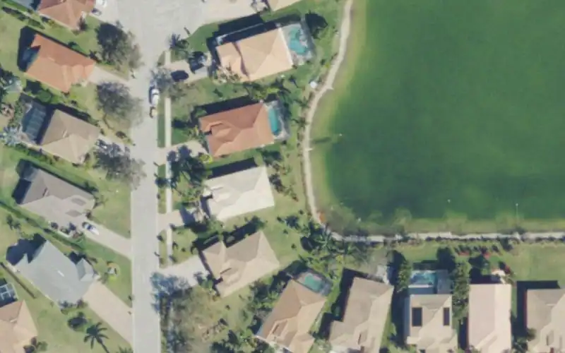 Valencia Lakes At Orange Tree photo 2