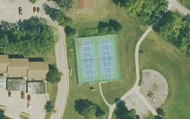 Greentree Park photo 2
