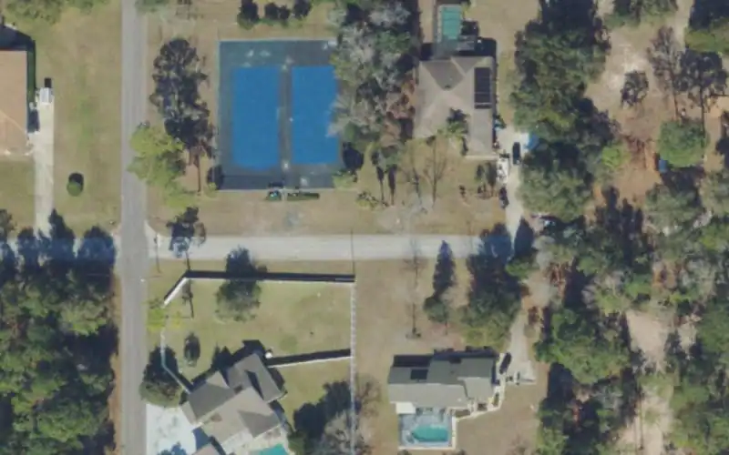 W Melline Ln Tennis Courts photo 2