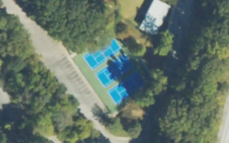 Benjamin E. Mays High School Tennis Courts photo 2