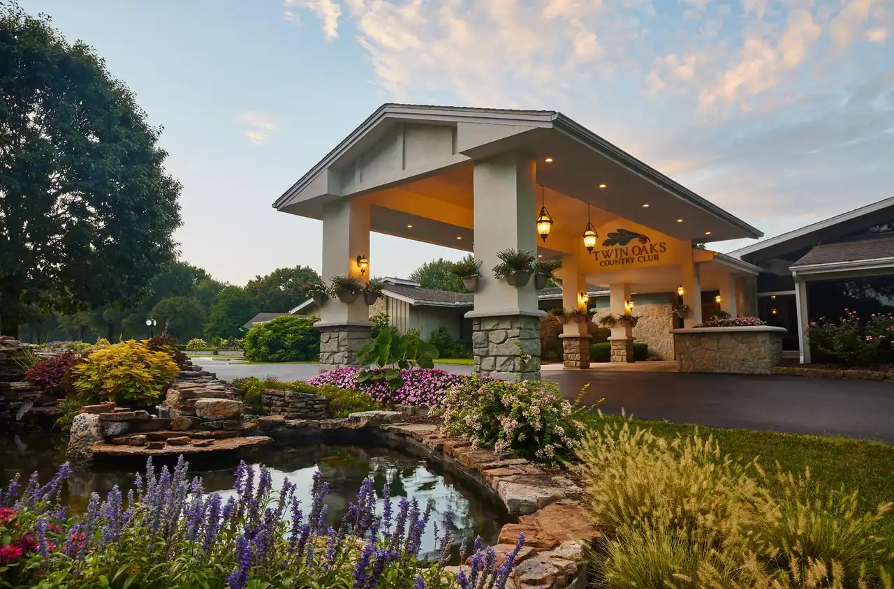 Twin Oaks Country Club photo 2