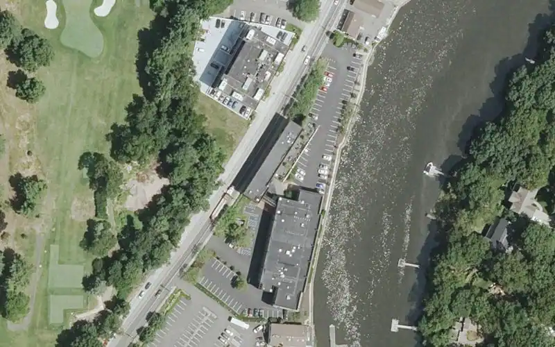 Saugatuck Elementary photo 2
