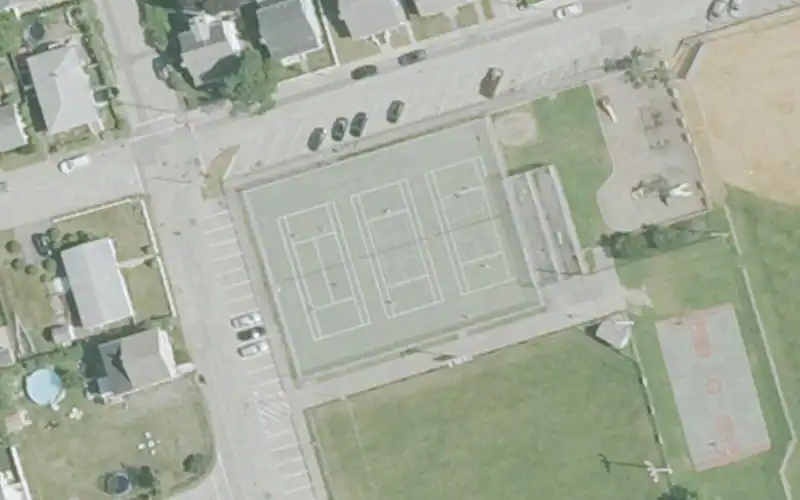 Memorial Middle School Tennis Courts photo 2