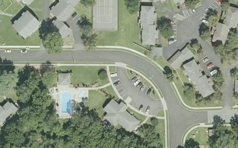 Winchester Park & Woods Apts photo 2