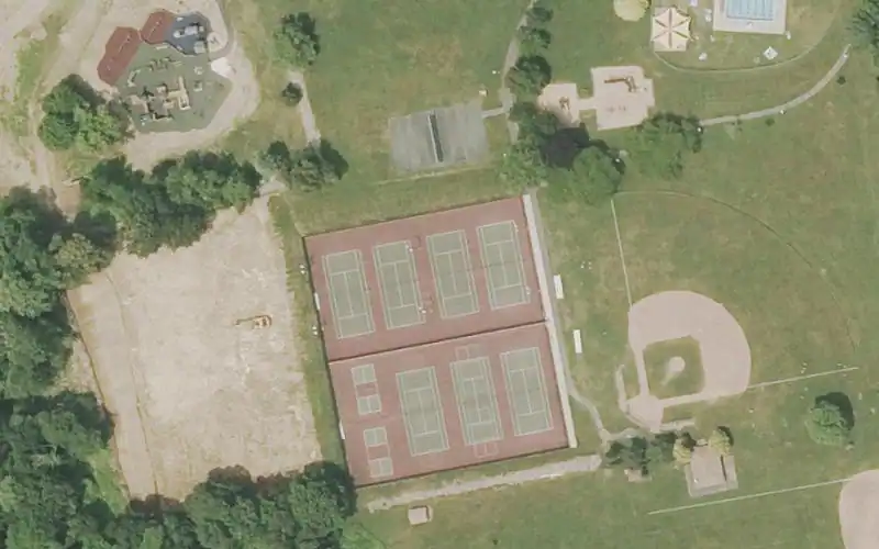 Wolfe Park Tennis Center photo 2