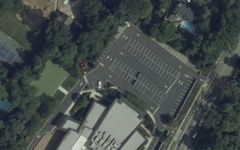 Private Englewood Court photo 2