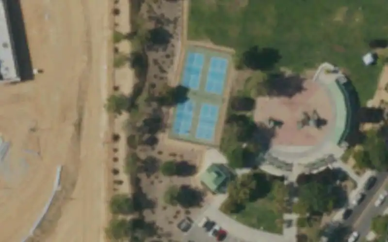 La Ladera Park in photo 2