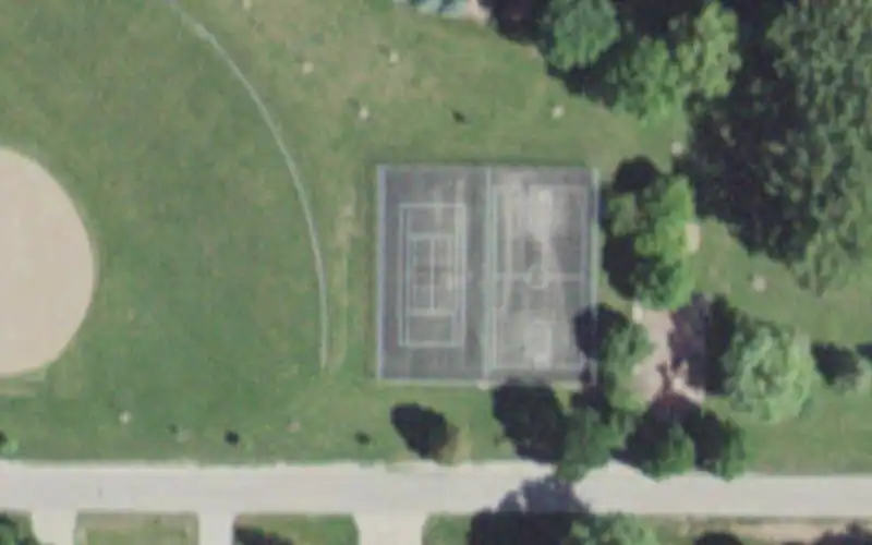 Elmcroft Park photo 2