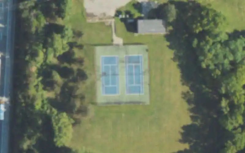 South Maple Park photo 2