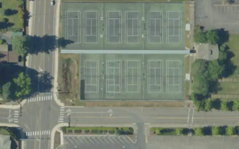 Umpqua Valley Tennis Center photo 2