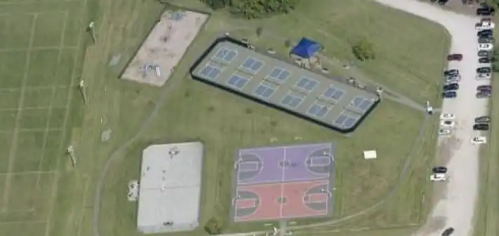 Decou Field Complex photo 2