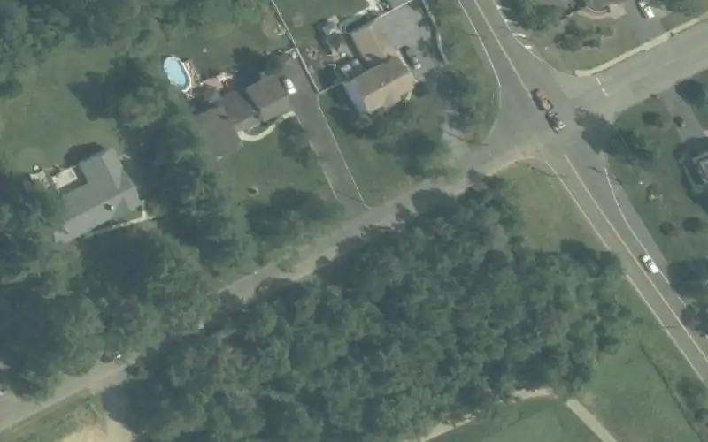 Knoll Court photo 2