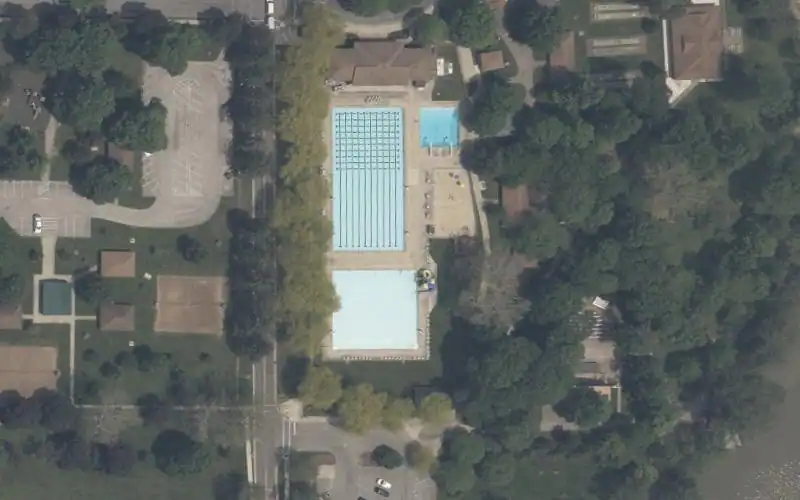 Riverside Park Courts photo 2