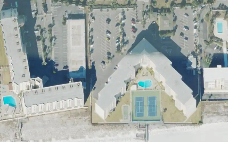 Holiday Surf & Racquet Club photo 2