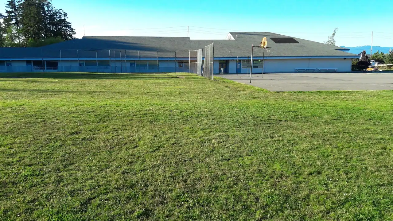 Mount Erie Elementary photo 2