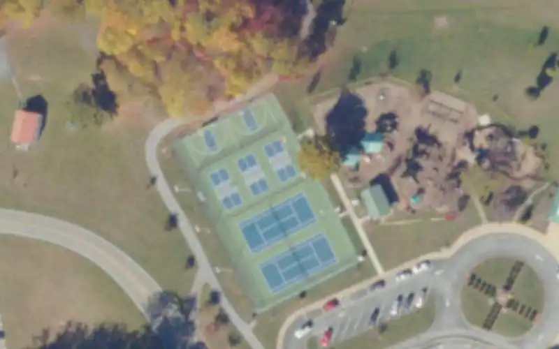 Harry L. Coomes Recreation Center photo 3