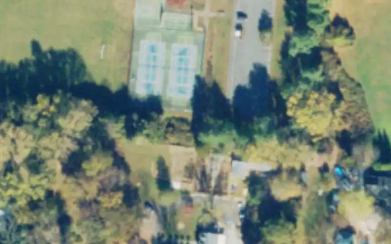 Collingwood Park photo 3