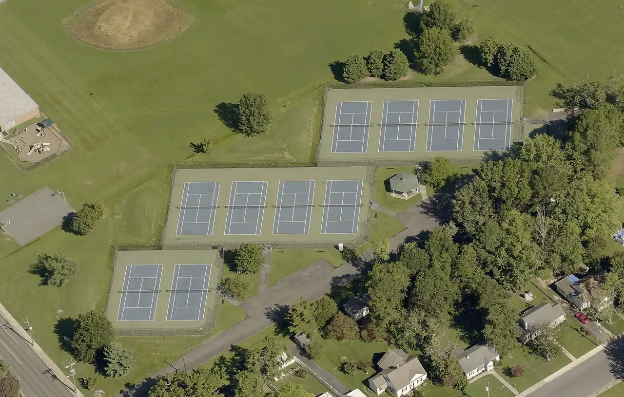 James G. Busick Tennis Courts photo 4