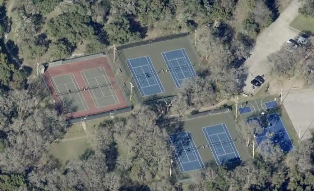 Travis Country HOA photo 2