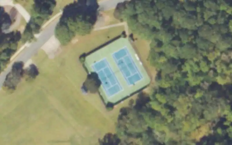 Lake Sovereign Courts photo 2