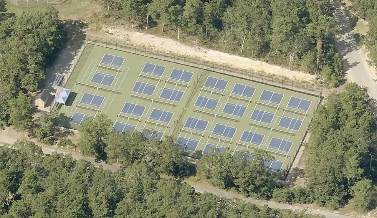 Wixon courts photo 2