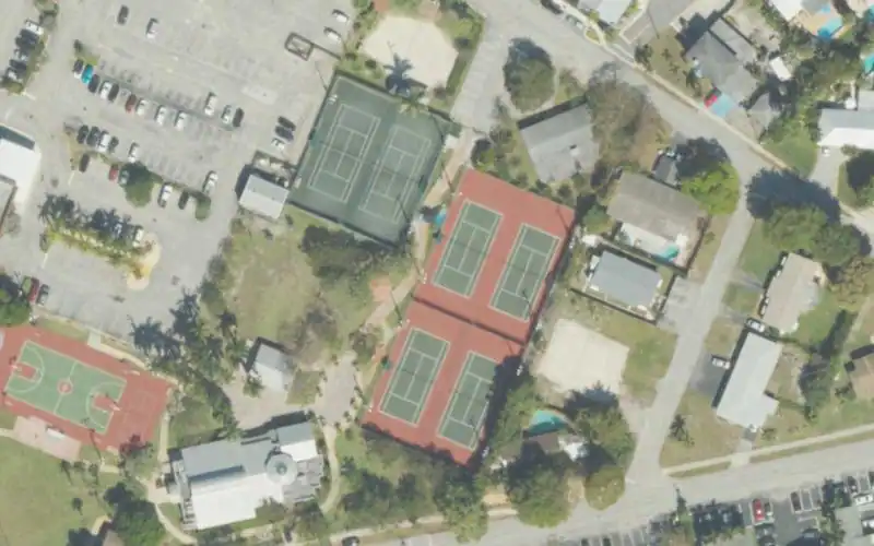 Hagen Park Tennis Center photo 2