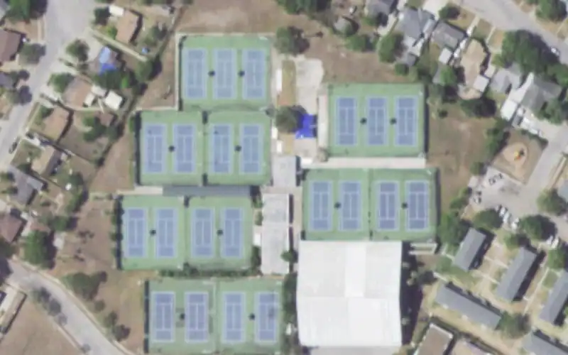 H E B Municipal Tennis Center photo 2