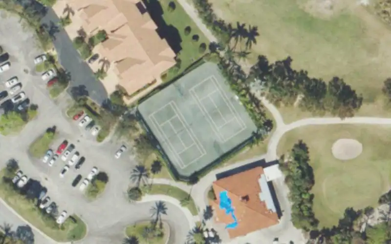 Palm Cove Golf & Yacht Club photo 2